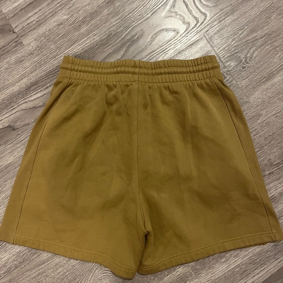 TNA ‘Cozy AF’ Shorts! Size small - Picture 2 of 4